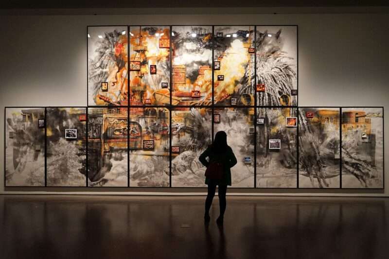 Visitare una galleria d’arte fa bene al cuore e alla mente