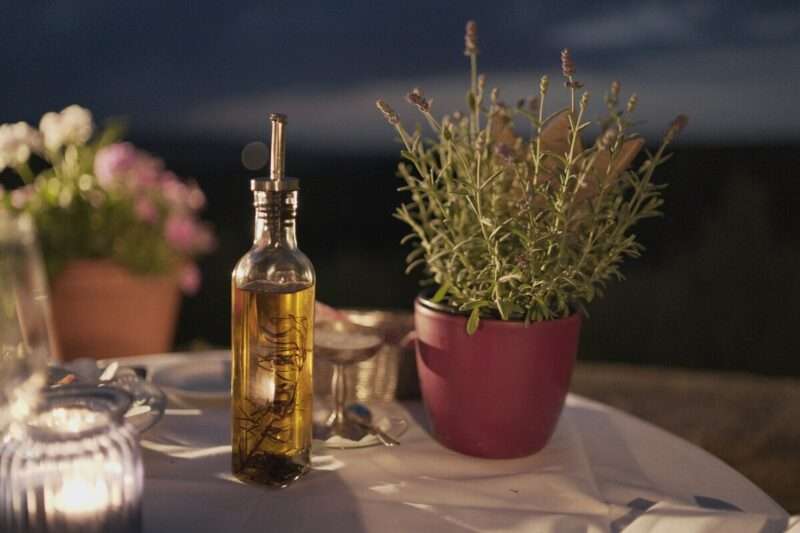 Perché l’olio non congela come l’acqua: cosa succede davvero