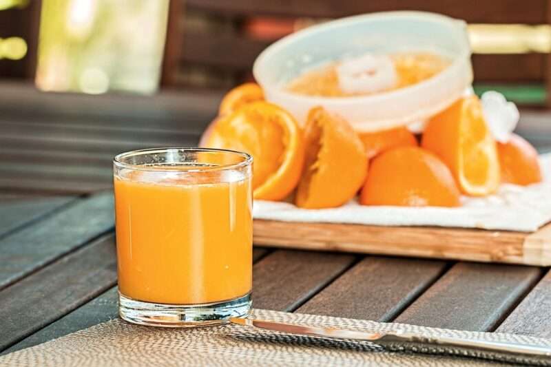 Bere succo d’arancia ogni giorno: benefici reali per il cuore