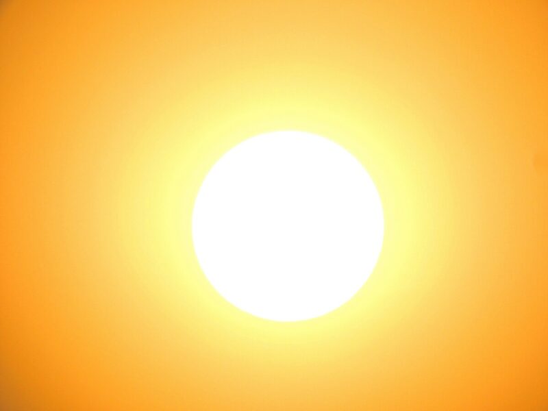 La lente gravitazionale del Sole: come potremmo vedere la superficie dei pianeti alieni