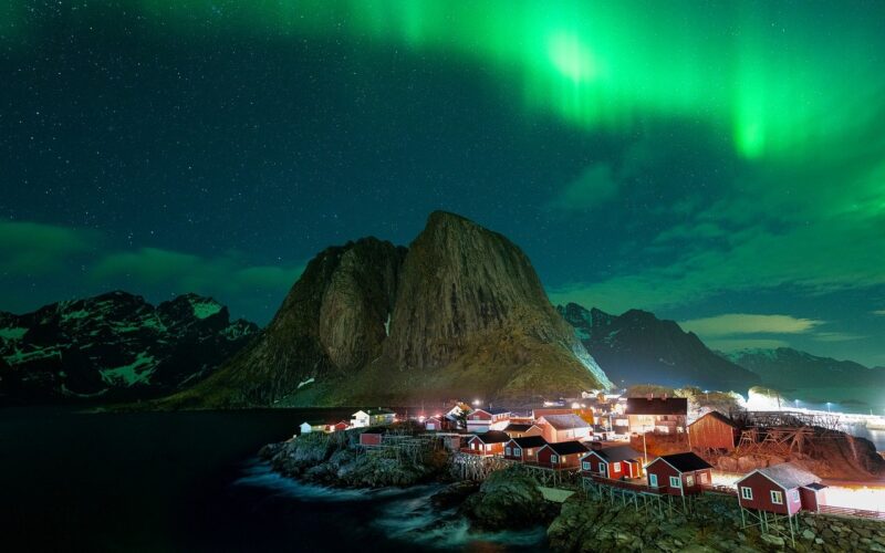 Norvegia: il primo treno notturno panoramico per vedere l’aurora boreale