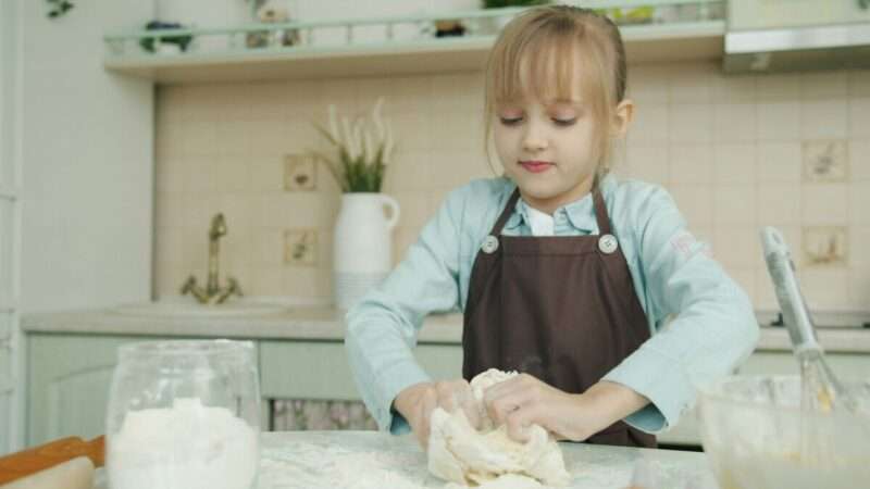 Rapporto sano con il cibo: 6 strategie efficaci per educare i bambini fin da piccoli