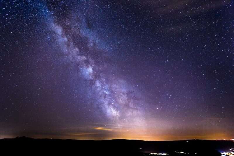 Se l’Universo è in espansione, come fanno le galassie a scontrarsi?