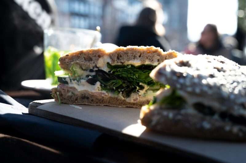 Pranzo fuori e dieta: cosa ordinare e cosa evitare