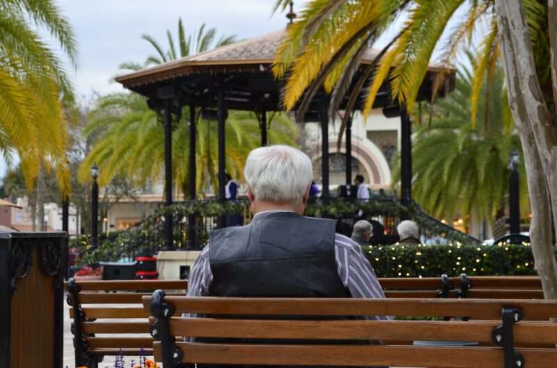 Fare la doccia ogni giorno può ridurre il rischio di demenza? Cosa dice il nuovo studio