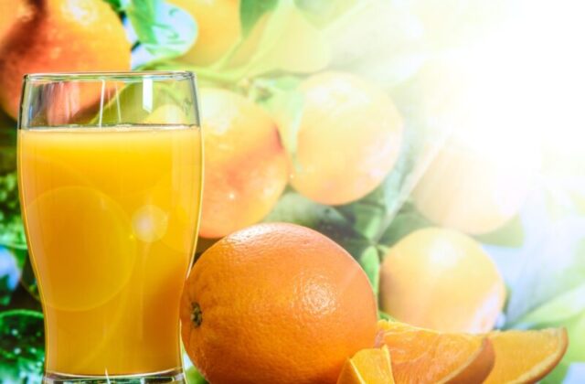 Un bicchiere di succo può aiutare l’umore? Cosa dice la scienza