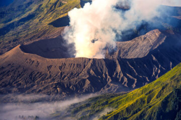 Un vulcano attivo potrebbe creare un giacimento di metalli preziosi sotto terra: ecco come