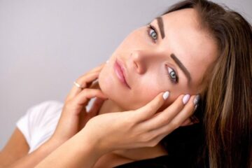 Ringiovanire la pelle: cosa dice davvero la scienza sui trattamenti estetici?