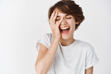 L’umorismo può curare la depressione? Cosa succede al cervello quando riusciamo a ridere