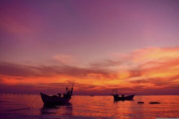Perché al tramonto il mare sembra un altro posto