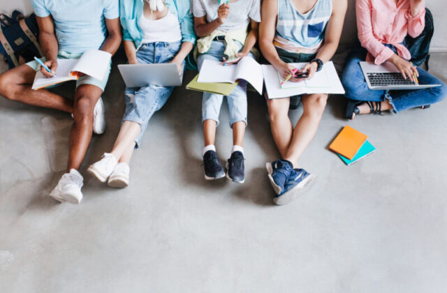 Solitudine degli studenti, i chatbot con intelligenza artificiale possono davvero offrire supporto emotivo?