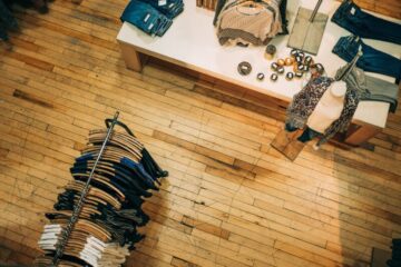Moda e consumismo: 5 strategie per comprare meno